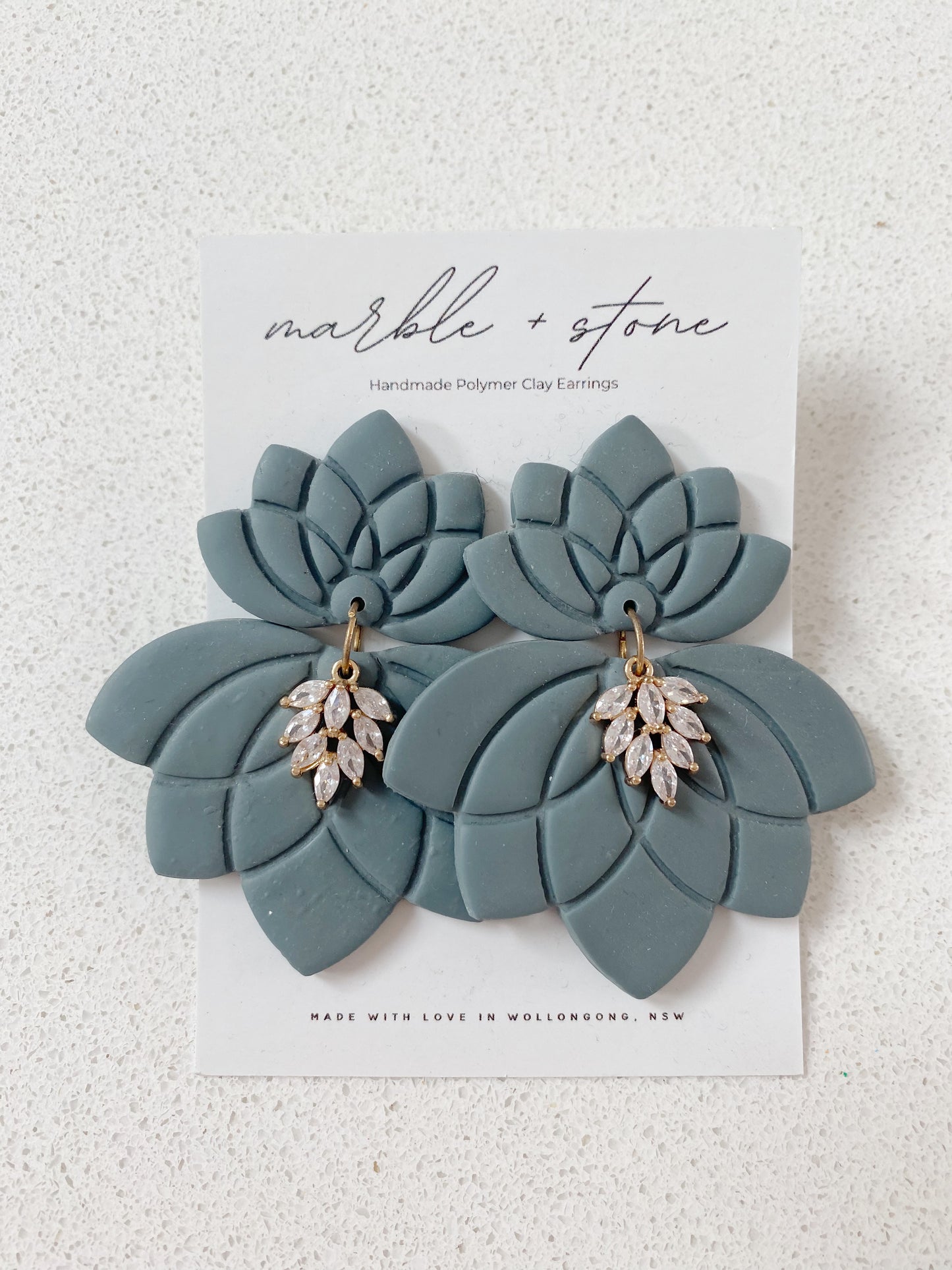 Double lotus - green with charm