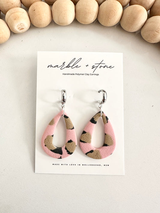 Teardrop earring in pink/black