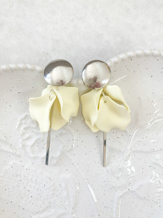 Petals - cream with silver